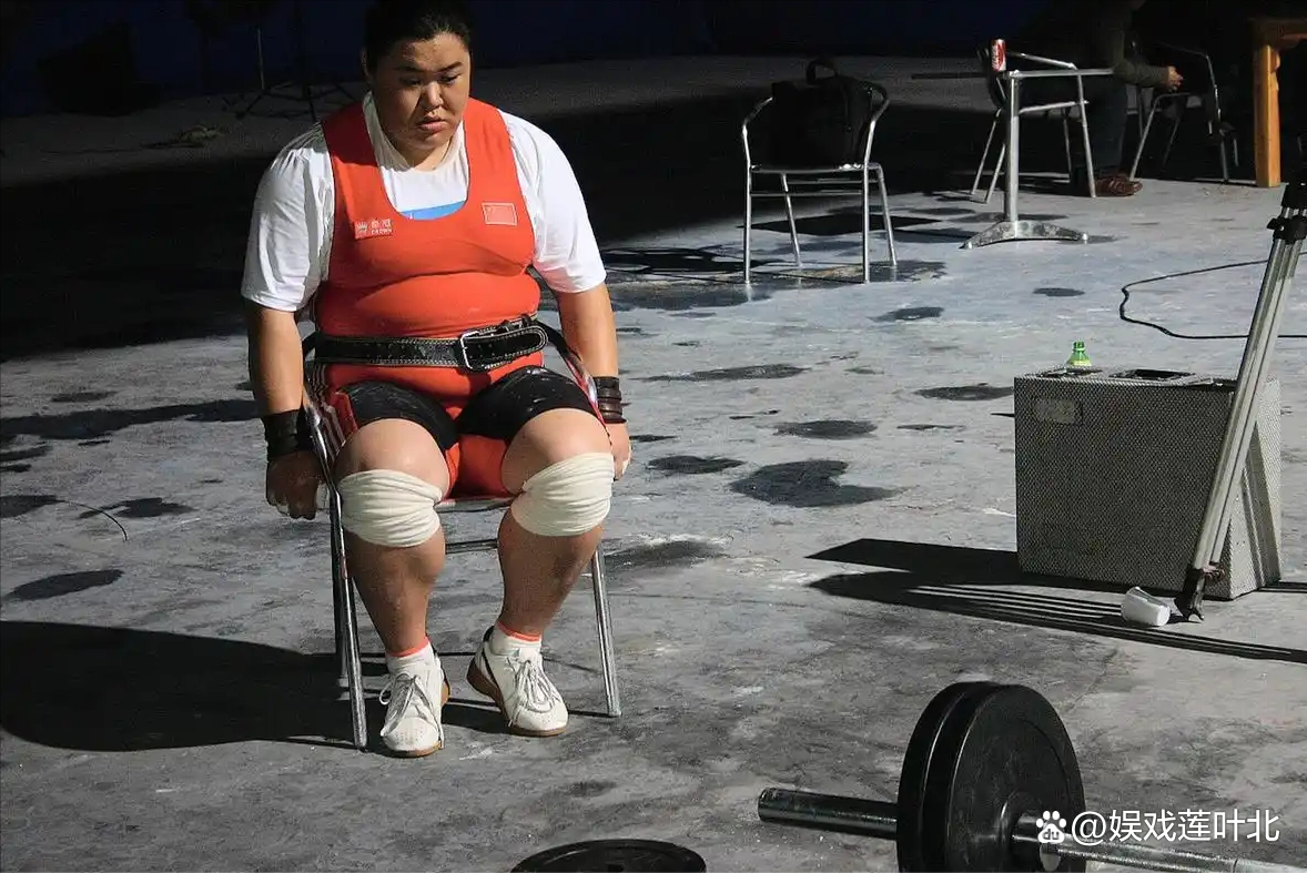 举重冠军女2021_2020年举重女运动员_女运动员举重冠军是谁啊