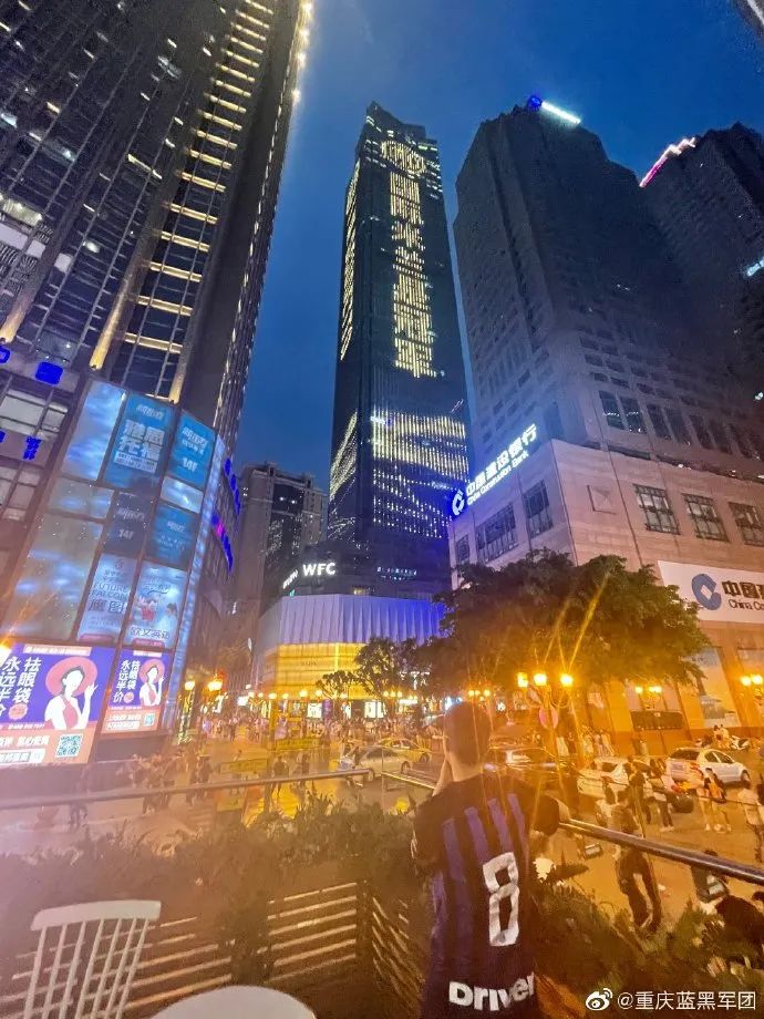 重庆足球历史上的名宿_重庆足球名人_重庆的足球明星