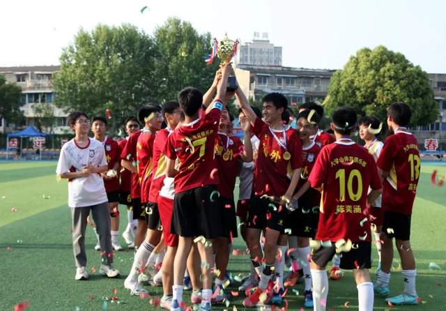 苏州足球特色学校初中_苏州市初中足球赛冠军是谁_苏州2021足球