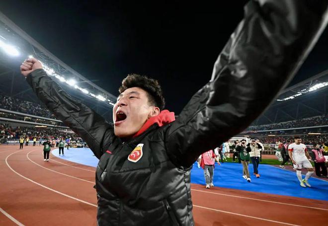 联赛足球冠军歌曲大全_联赛足球冠军歌曲叫什么_足球冠军联赛歌曲
