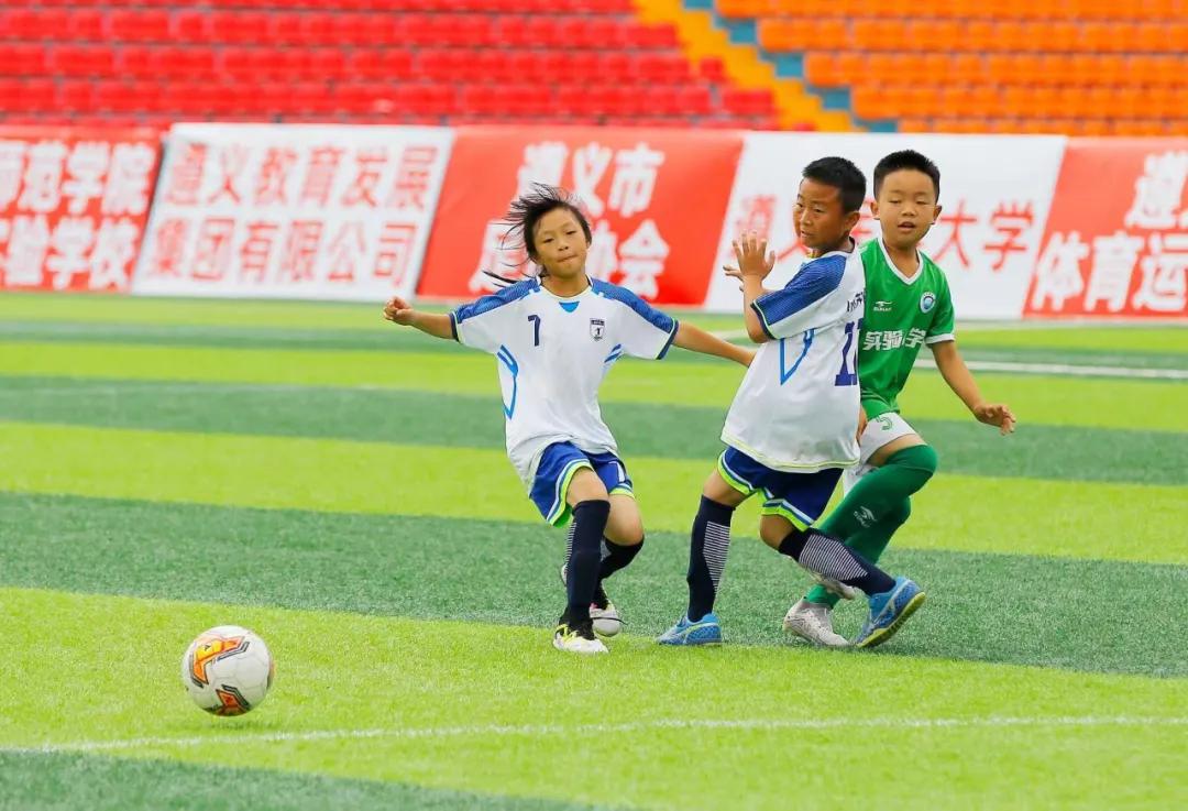 遵义市足球运动学校_遵义青少年足球冠军_遵义足球青训