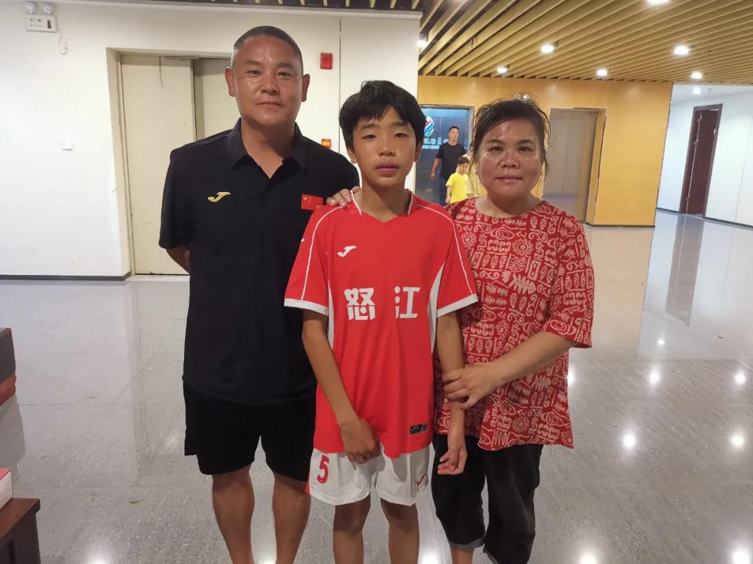 遵义足球青训_遵义市足球运动学校_遵义青少年足球冠军