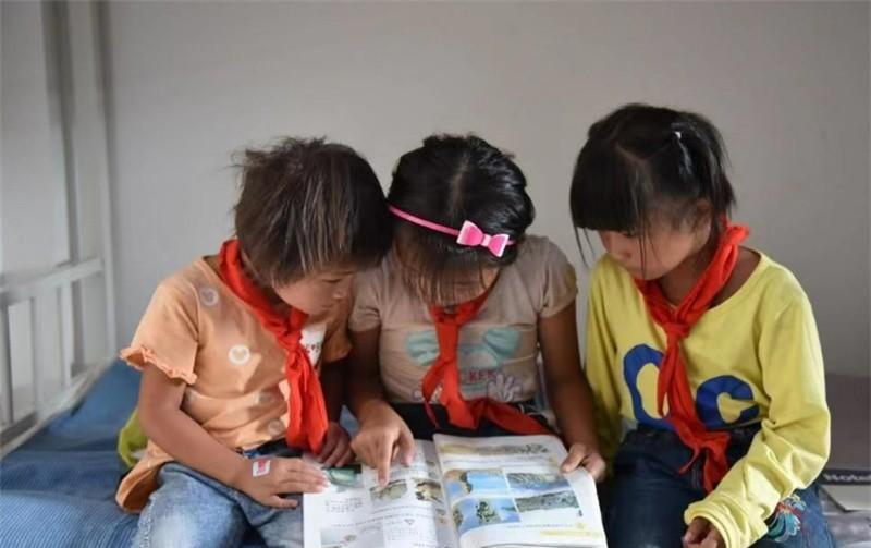 举重运动员痛哭_让人泪目的举重冠军_感人的举重冠军