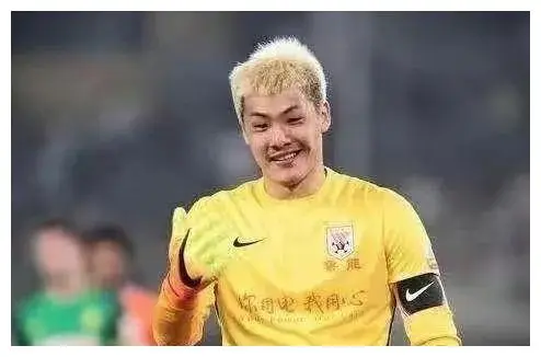 中国足球历史上都有哪些球员_中国足球历史人物_中国历史足球运动员