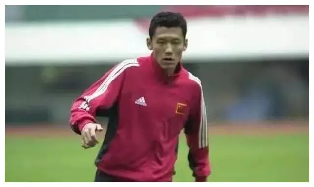 中国历史足球运动员_中国足球历史人物_中国足球历史上都有哪些球员