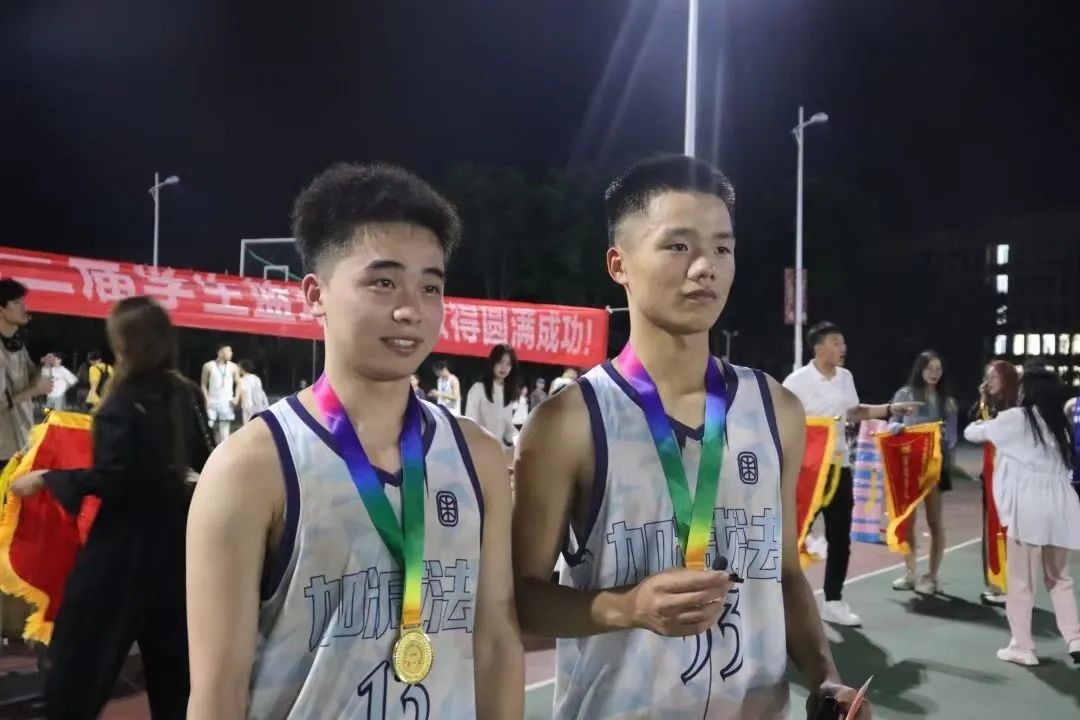 湘潭大学生篮球赛冠军_湘潭篮球学校_湖南篮球赛湘潭队